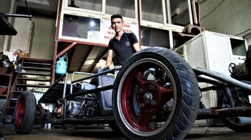 Hayalini gerçekleştirdi, kendi arabasını yaptı 3