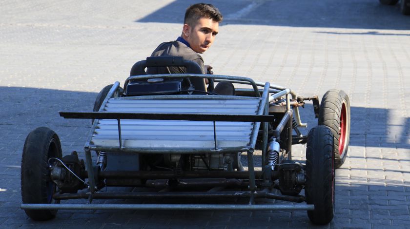 Hayalini gerçekleştirdi, kendi arabasını yaptı 6