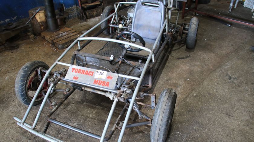 Hayalini gerçekleştirdi, kendi arabasını yaptı 8