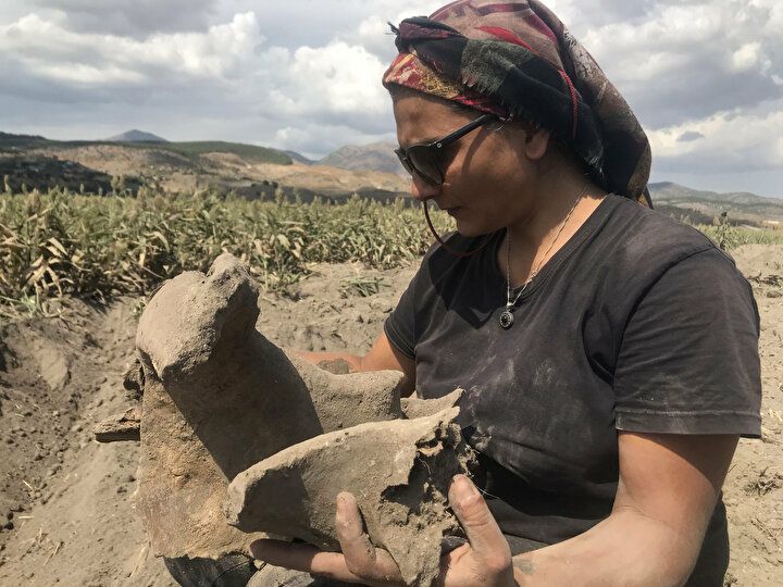 Kahramanmaraş'ta heyecanlandıran olay: Tarlasını sürerken buldu 8