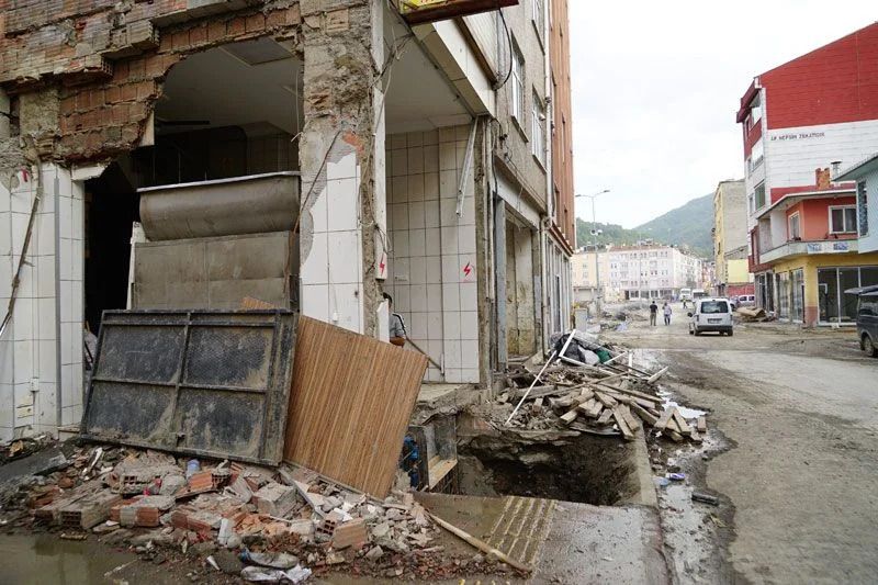 Kendisine fazla ödenen 750 bin lirayı iade etti 3