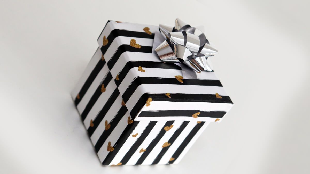 Hediye paketinden bomba çıktı: 2 ölü, 4 yaralı 6