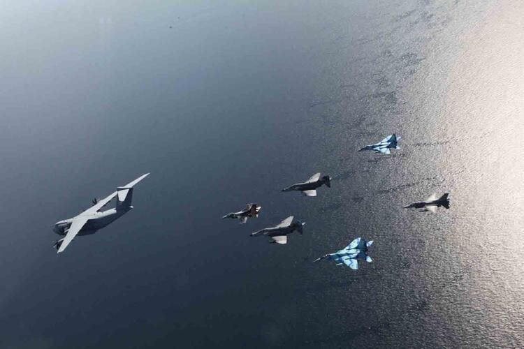 İstanbul Boğazı'nda heyecanlandıran dakikalar 7