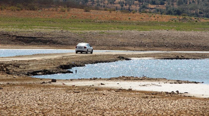 Kuruyan barajın altından bakın ne çıktı? 20