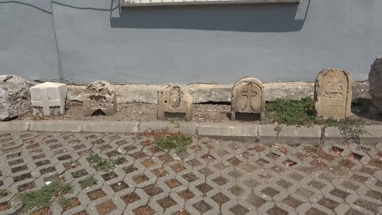 3 bin yıllık kafatasında ameliyat izi 2