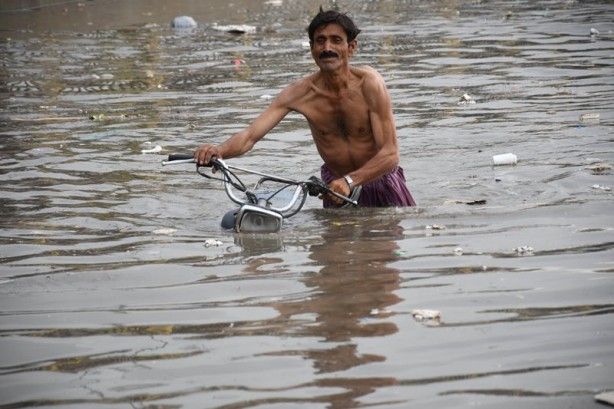 O ülkeyi muson vurdu! 15