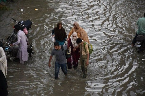 O ülkeyi muson vurdu! 18