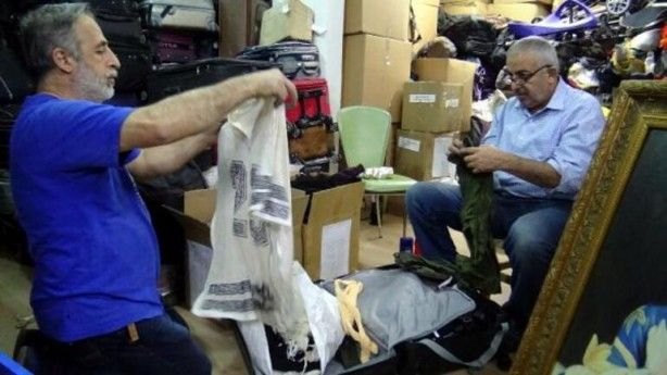 Bavul bavul indirdiler! Telefonlar 3'te 1 fiyatına satılıyor 4