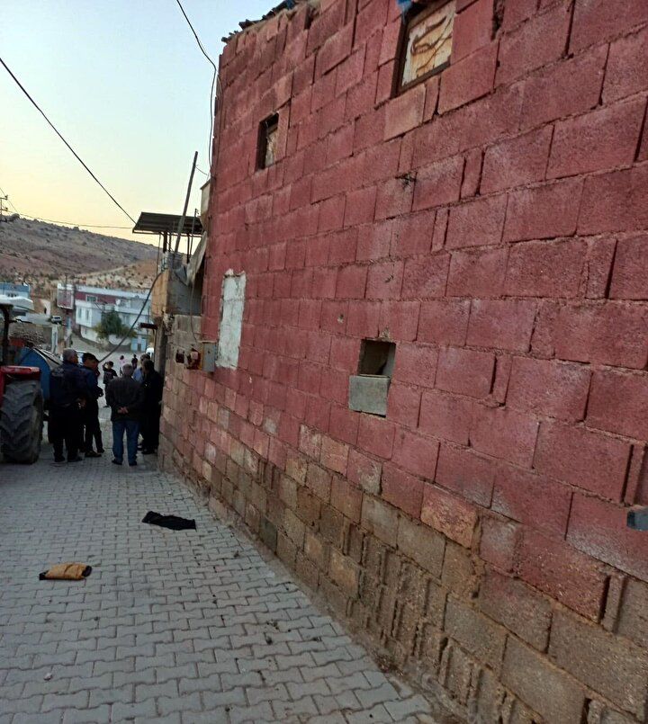 Terör estiren oğlundan korkup kaçtı: Ölüm komşusunun evinde buldu 3