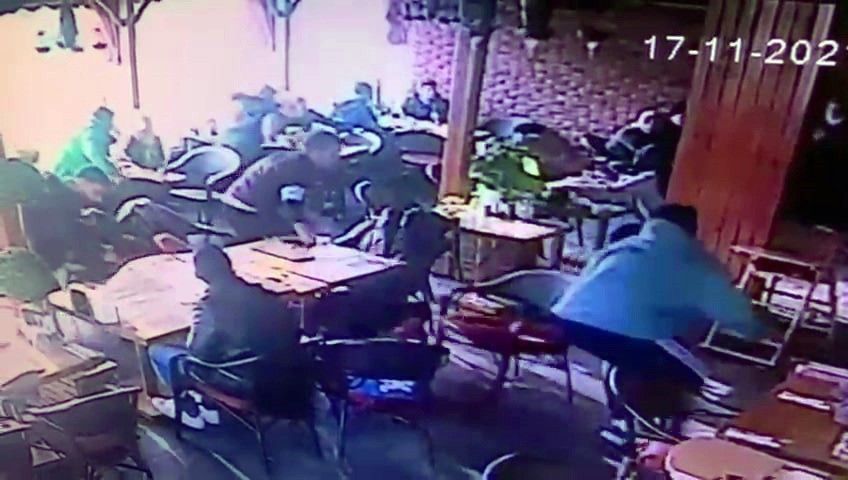 Depremde korkudan bayıldı! 3