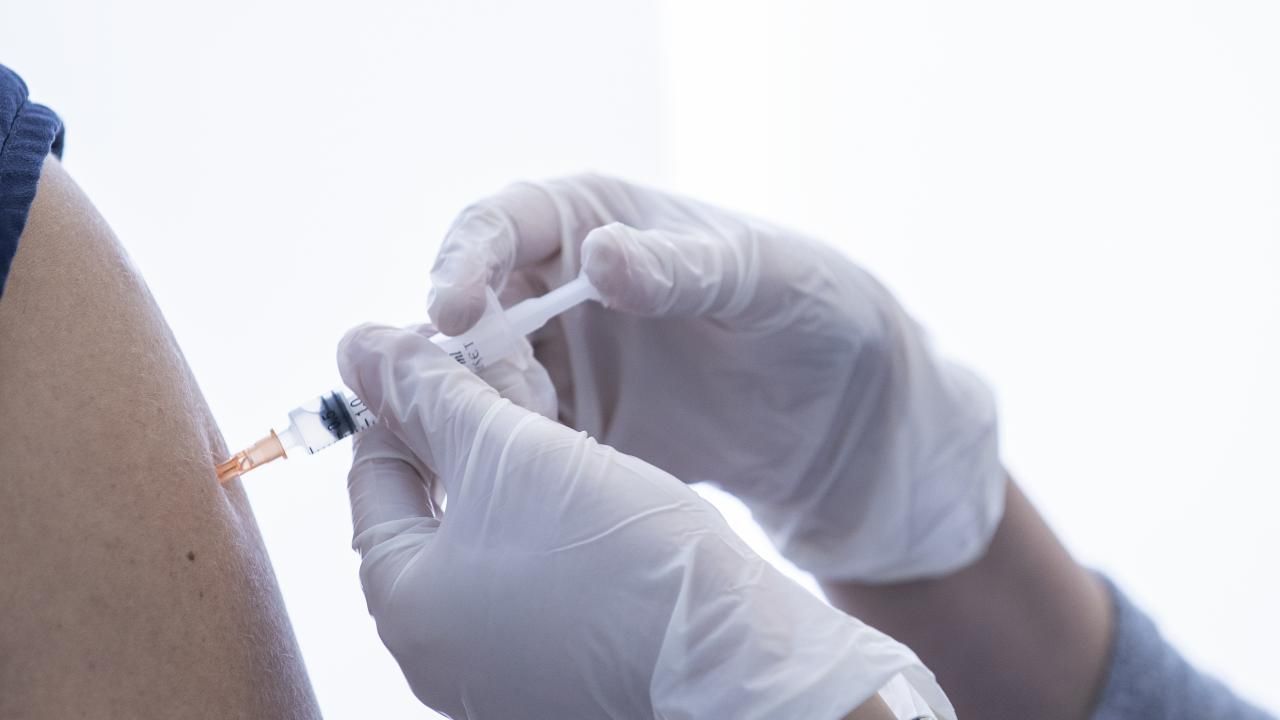 Aşısını erteleyenleri bilgilendirmek için rehber hazırlandı 1