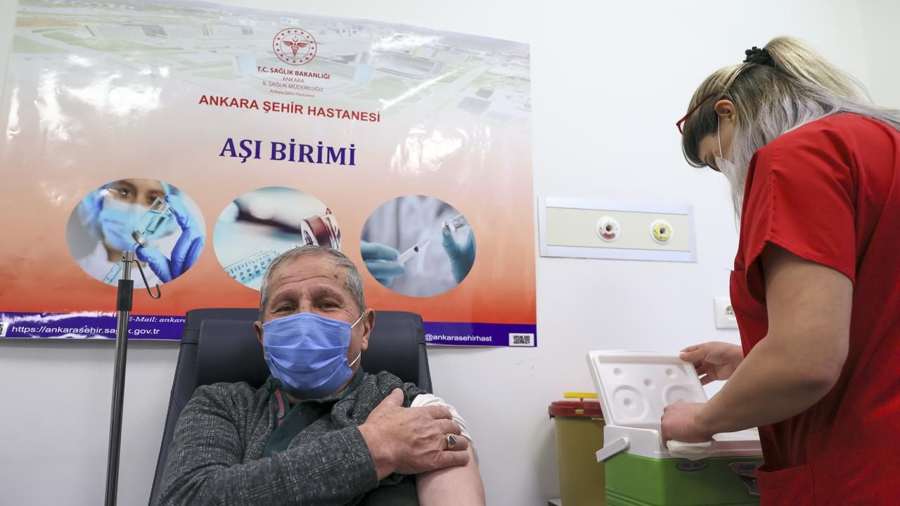 Aşısını erteleyenleri bilgilendirmek için rehber hazırlandı 15