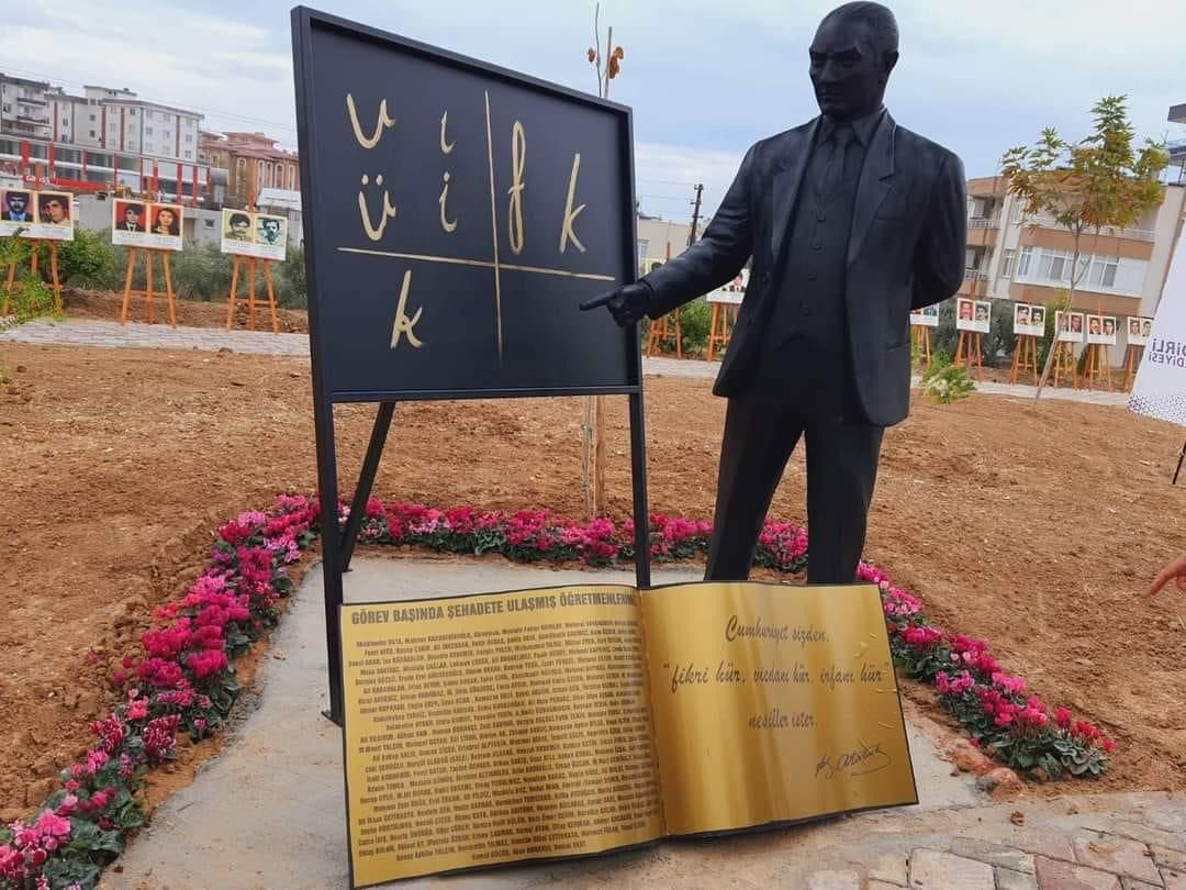 Kadirli Belediyesi tarafından şehit öğretmen parkı açıldı 3