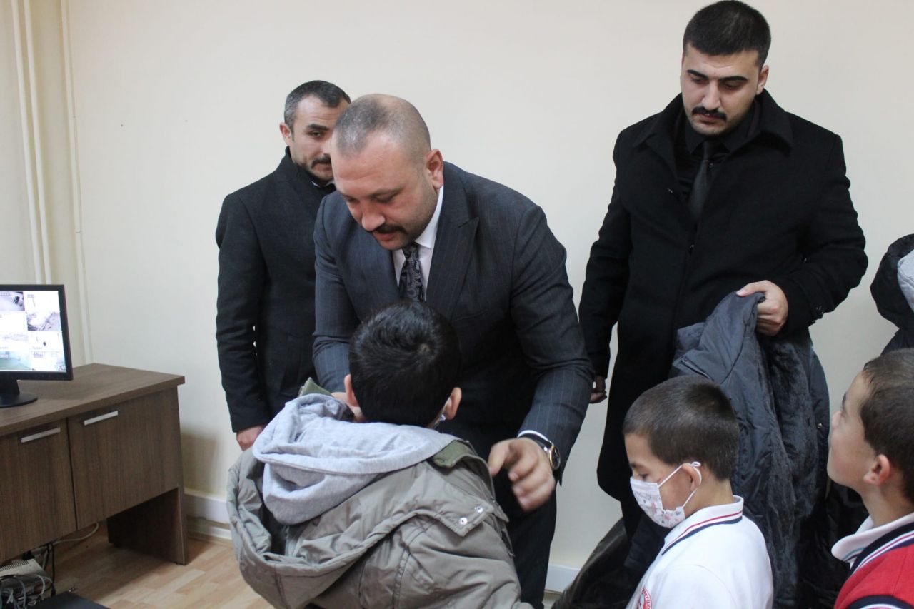 Ankara Ülkü Ocakları’ndan çocukları gülümseten kampanya 5