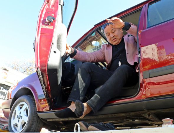 Milyonerden gelen teklifle vasiyetini çiğnemişti, sokağa çıkamaz hale geldi 9