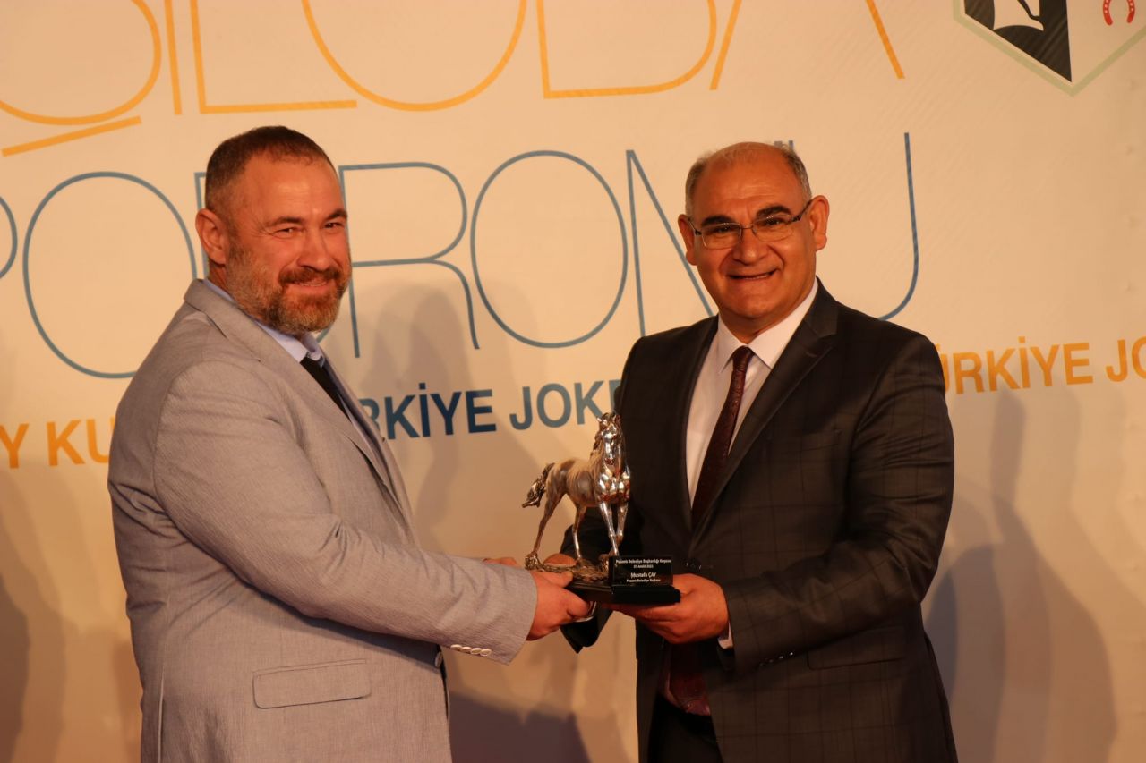 Pozantı Belediye Başkanlığı koşusunu 'Asrın Pehlivanı' kazandı 1