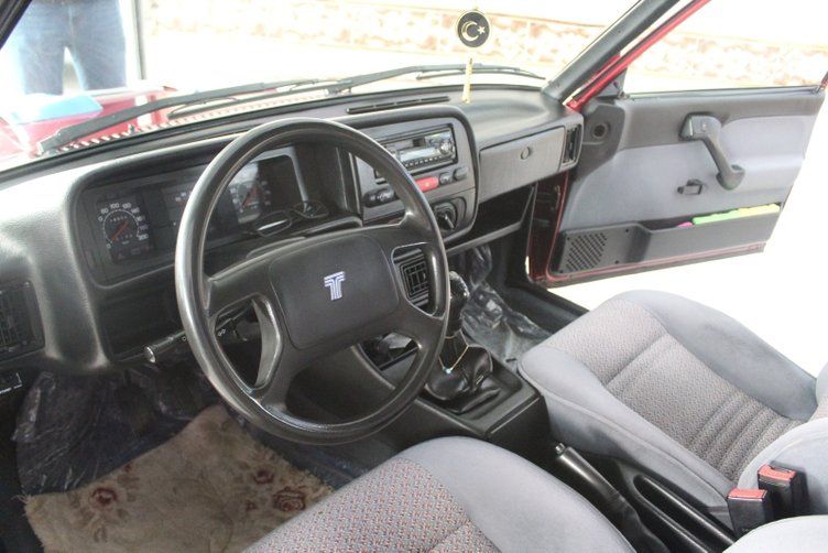 20 yıllık arabaya dudak uçuklatan fiyat! 10