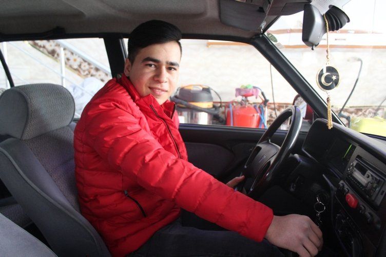 20 yıllık arabaya dudak uçuklatan fiyat! 2