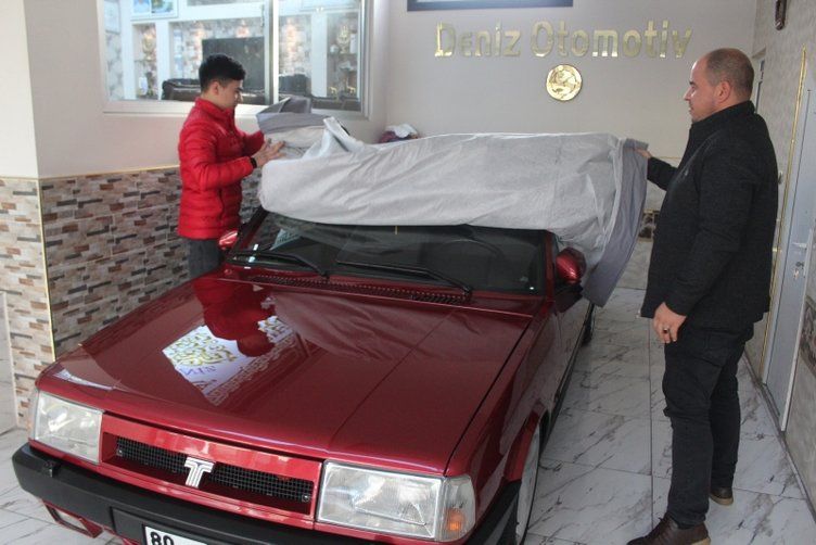 20 yıllık arabaya dudak uçuklatan fiyat! 6