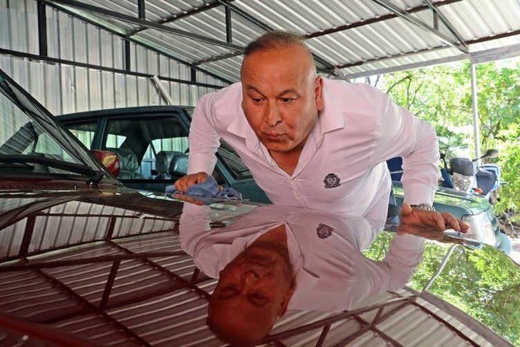 20 yıllık arabaya dudak uçuklatan fiyat! 16