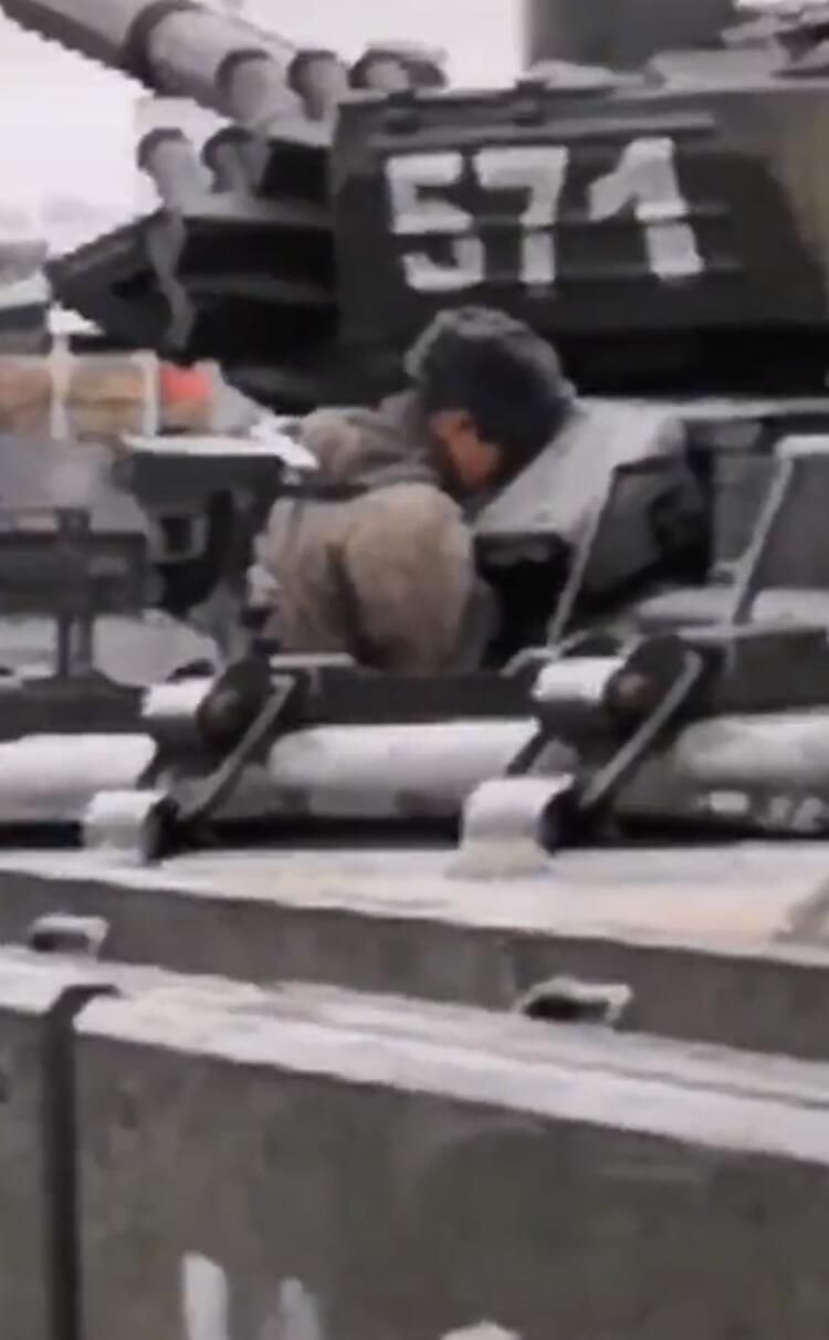 Tanklar cephe hattına hareket etti 19