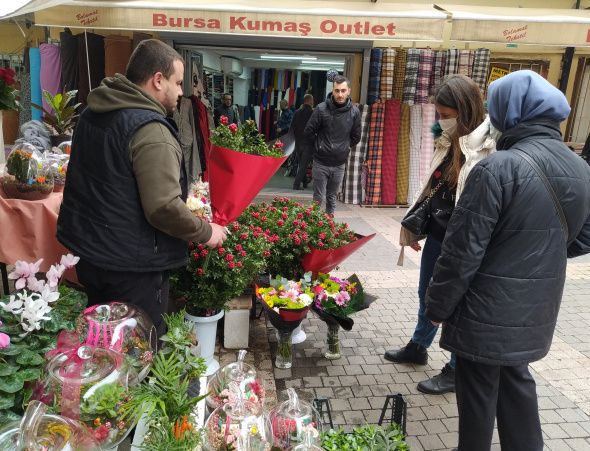 25 TL'ye ev sahibi olmak için çiçekçiye akın ediyorlar 3