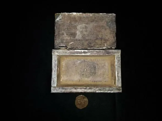 Altın kaplama sandığın sırrı aralanıyor 4