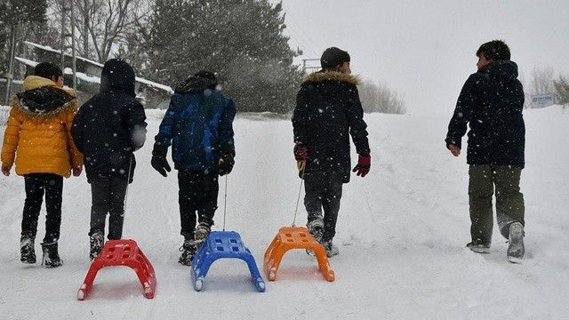 Hangi illerde okullar tatil edildi? 8