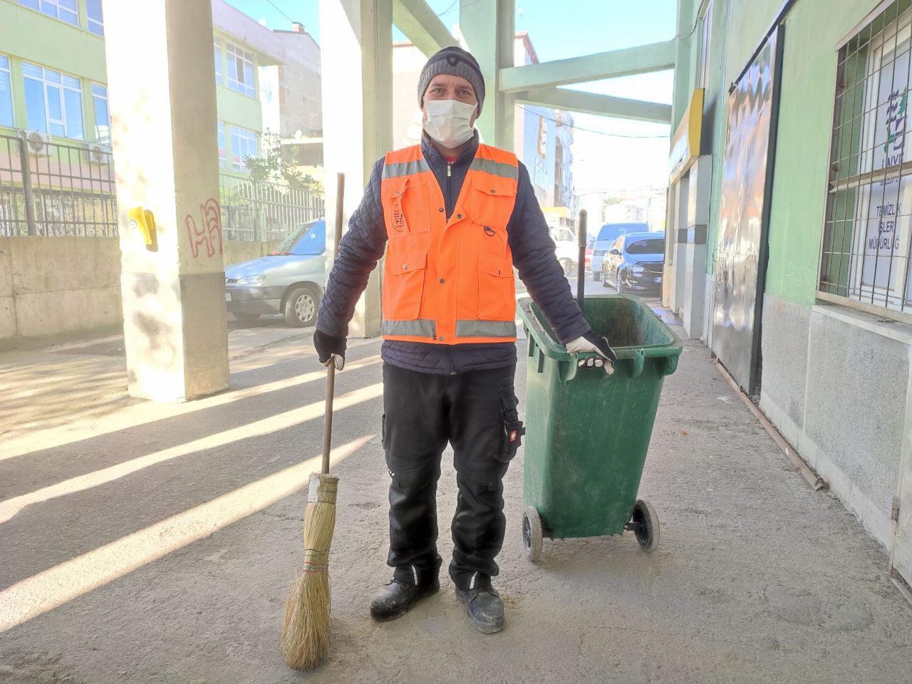 Çöpe atacaktı, poşetin ağırlığından şüphelenince... 3