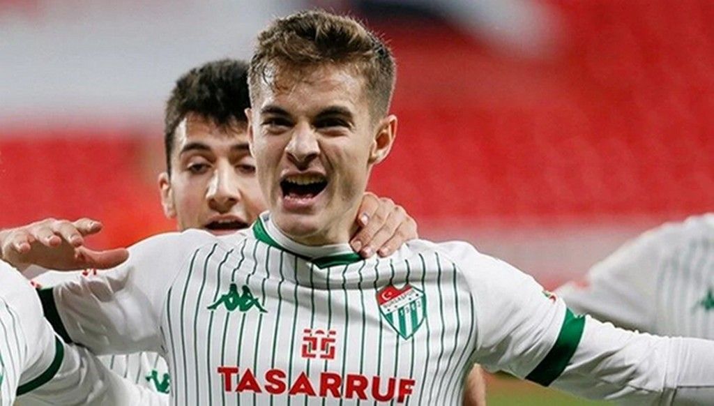 Süper Lig'de imzalar ardı ardına geldi! İşte biten transfer... 11