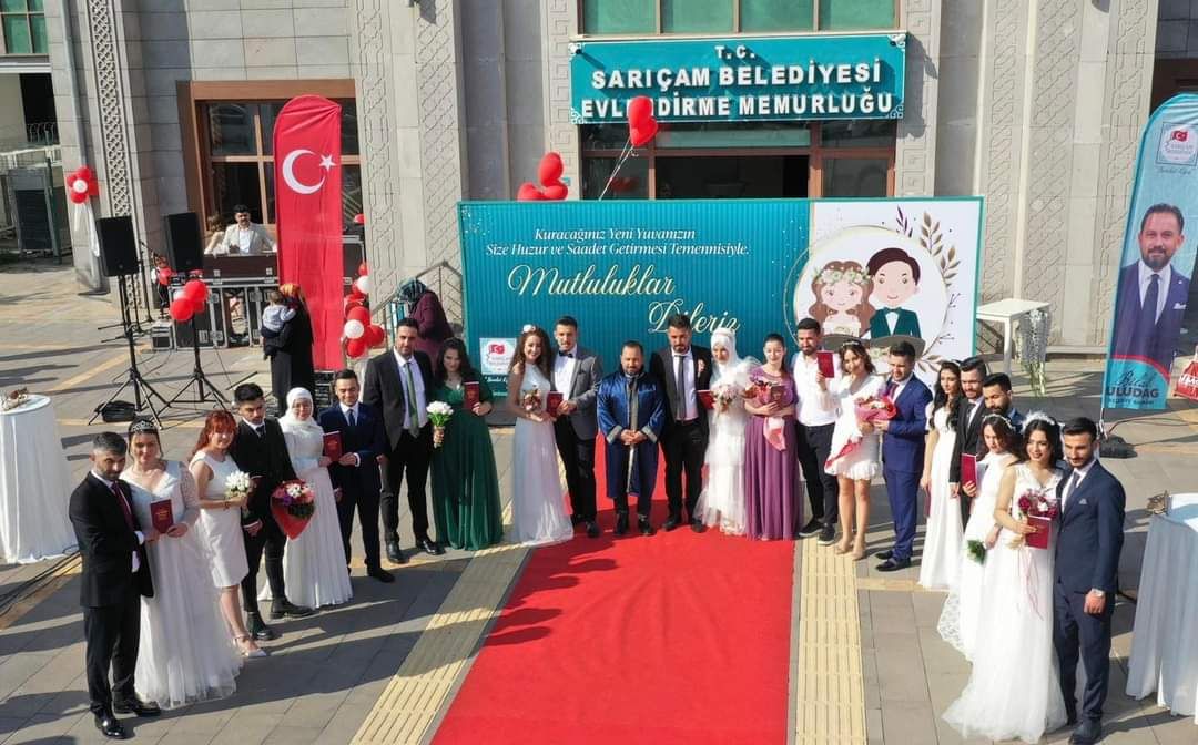 Sarıçam'da 14 Şubat'ta 14 nikâh 16