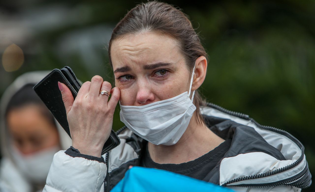 Ukraynalılar sokağa indi: Gözyaşlarına boğuldular 2