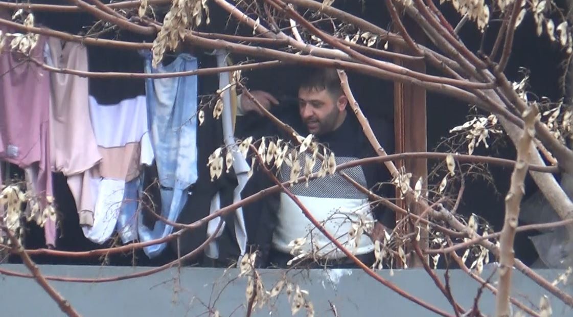 Keskin nişancı, dehşet saçan saldırganı uzaktan etkisiz hale getirdi 9