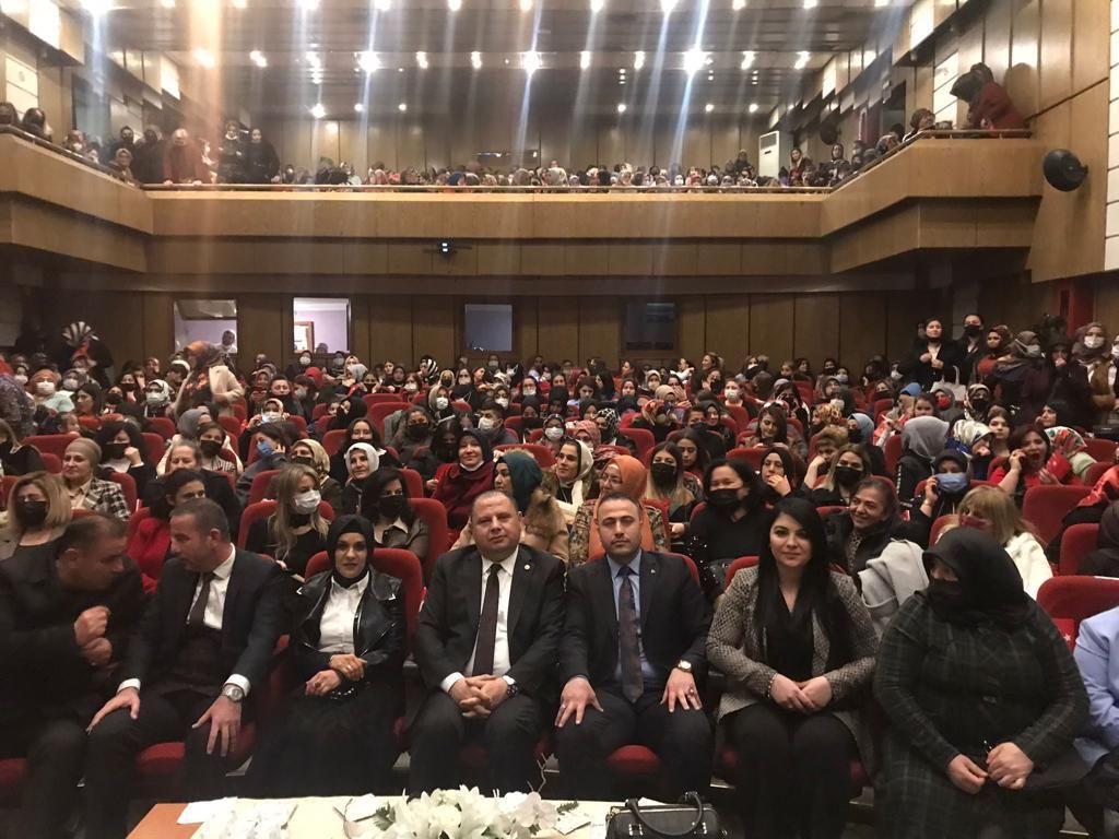 Dünya Kadınlar Gününde MHP’ye 253 katılım 1