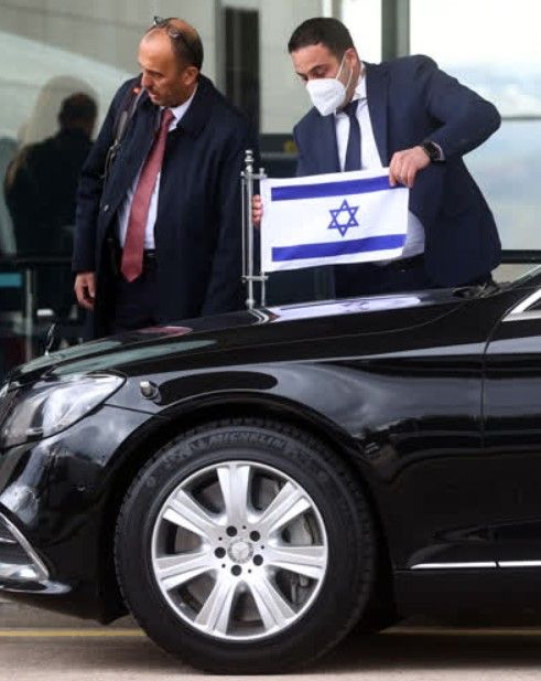 Uçağının üzerinde yazan Türkçe kelimeler dikkat çekti 5