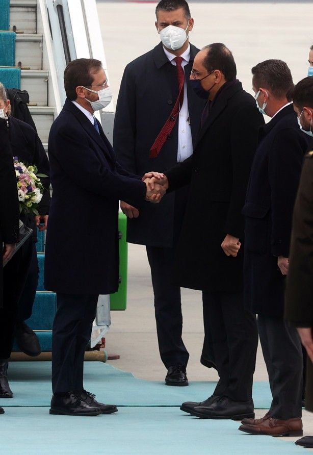 Uçağının üzerinde yazan Türkçe kelimeler dikkat çekti 2