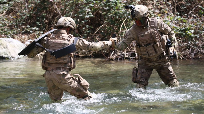 Teröristlere nefes aldırılmıyor: 'Ara-bul-yok et' 9
