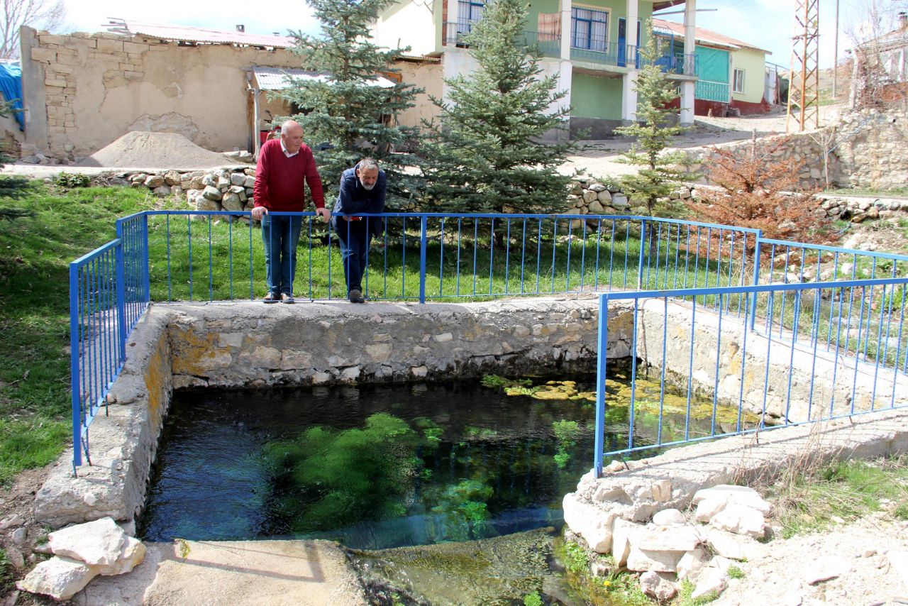 Bu köyün her yanından su fışkırıyor! 6