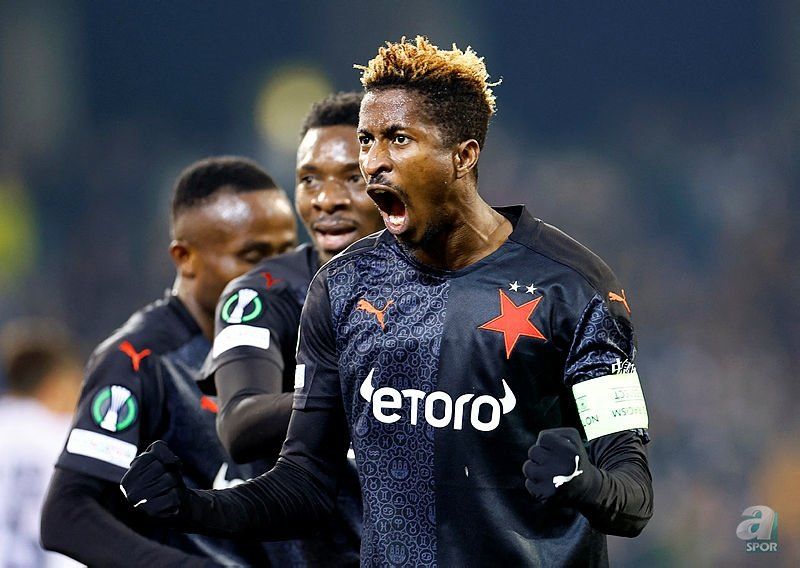 Kanarya bombayı patlatıyor! Yıldız golcü Kadıköy yolcusu 12