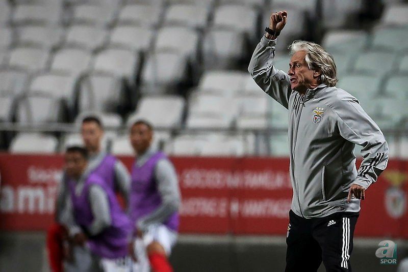 Kanarya bombayı patlatıyor! Yıldız golcü Kadıköy yolcusu 4