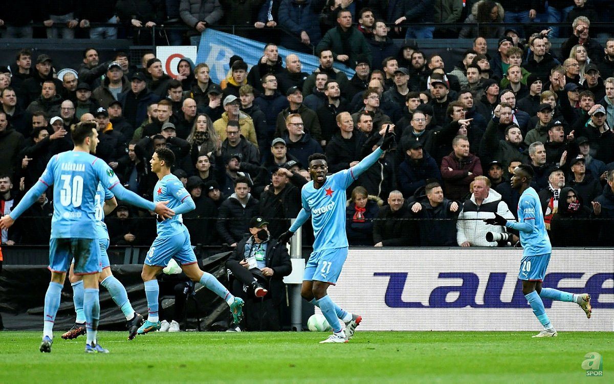 Kanarya bombayı patlatıyor! Yıldız golcü Kadıköy yolcusu 6