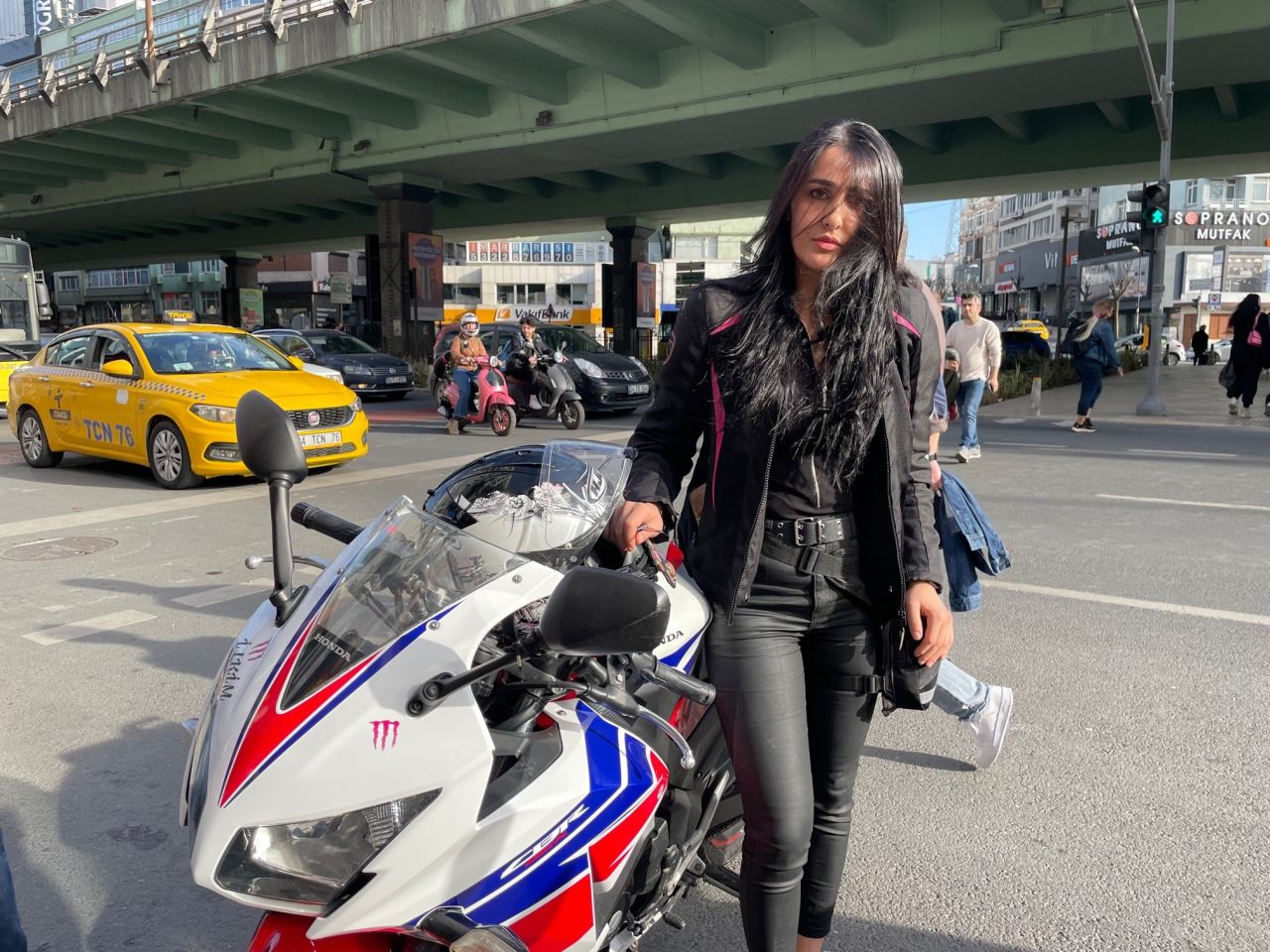 İstanbul’un göbeğinde tükürüklü taciz: Bilerek mi yaptım gerizekalı! 6