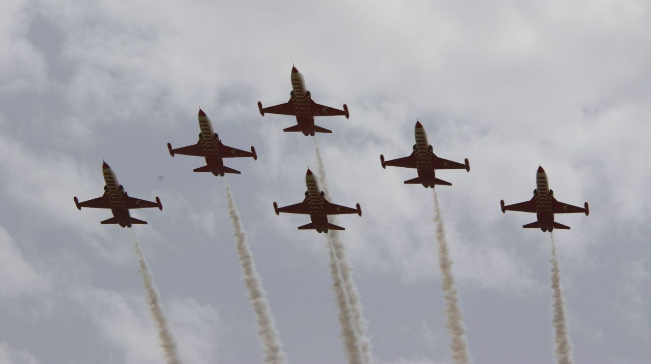 Türk Yıldızlarından Tunceli’de nefes kesen görüntüler 3