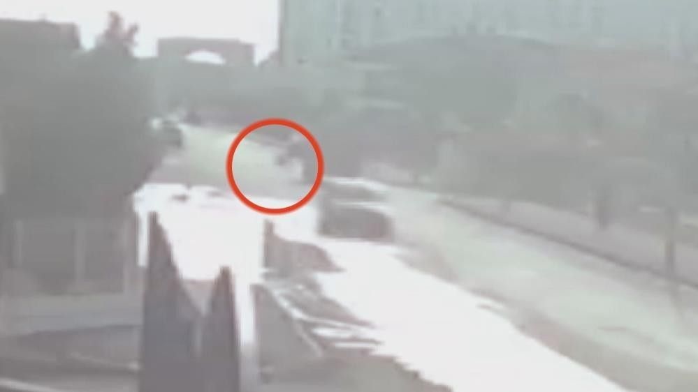 Köpekten kaçarken kamyonun altında kalan Mahra'nın mezarına arkadaşlarından duygulandıran mektup 4