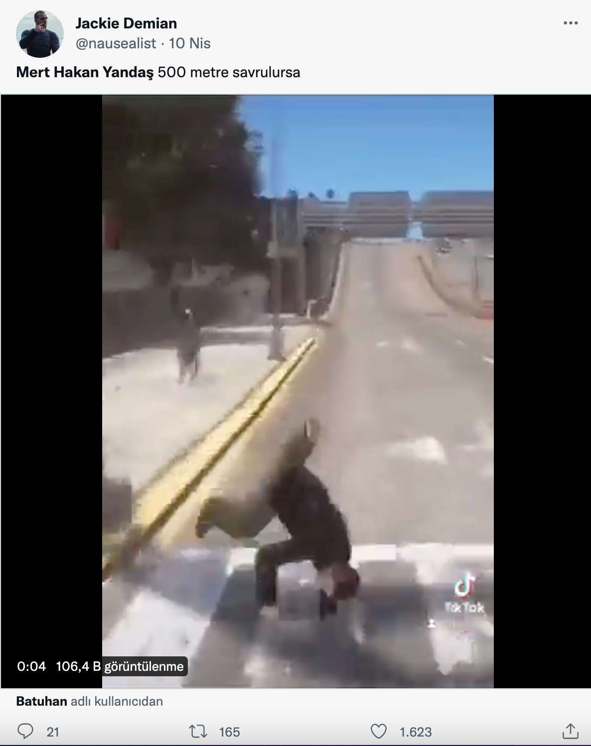 Sosyal medya çok acımasız! Mert Hakan Yandaş’ın taklasıyla ilgili atılan tweetler gülmekten kırıyor 5