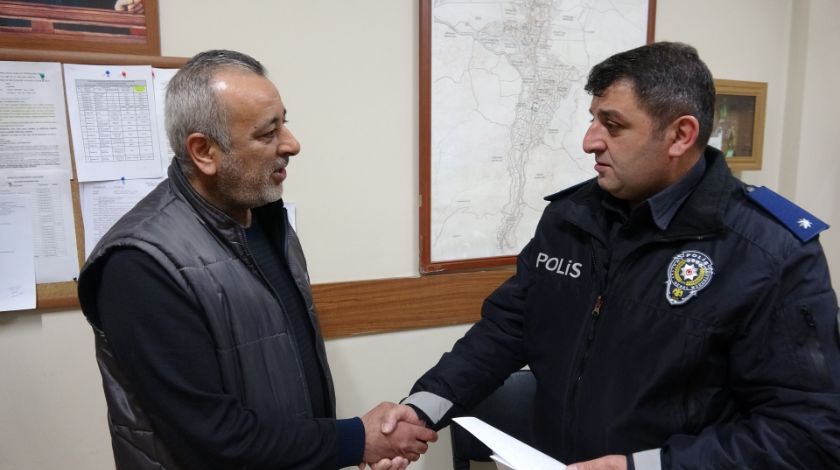 ATM'nin haznesinde para buldu, 'İnsanlık ölmemiş' dedirtti 3