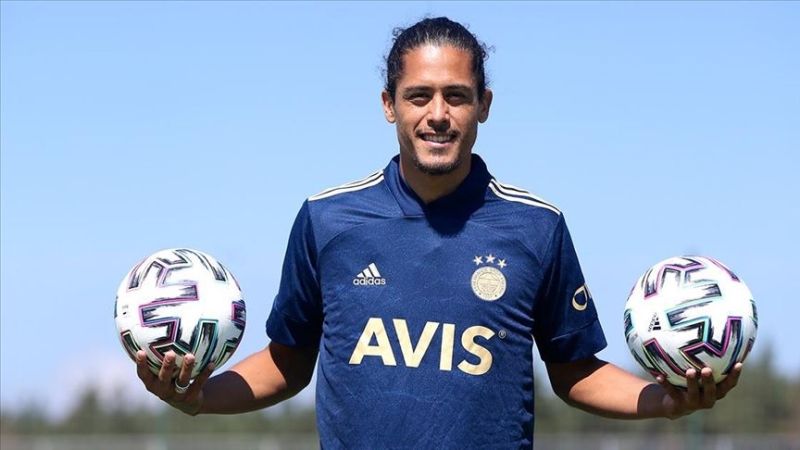 İsmail Kartal gönderilecek isimleri tek tek açıkladı! 12 futbolcu yolcu 10