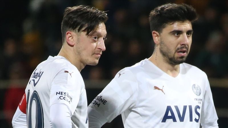 İsmail Kartal gönderilecek isimleri tek tek açıkladı! 12 futbolcu yolcu 6