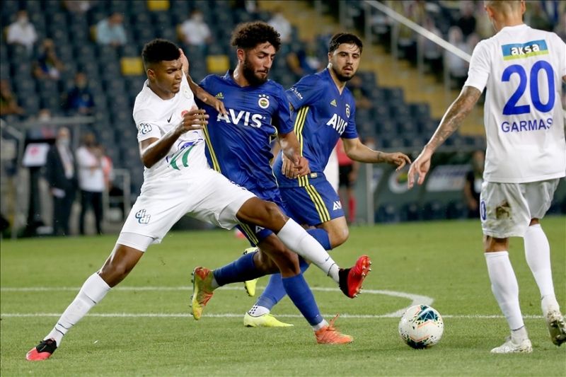 İsmail Kartal gönderilecek isimleri tek tek açıkladı! 12 futbolcu yolcu 13