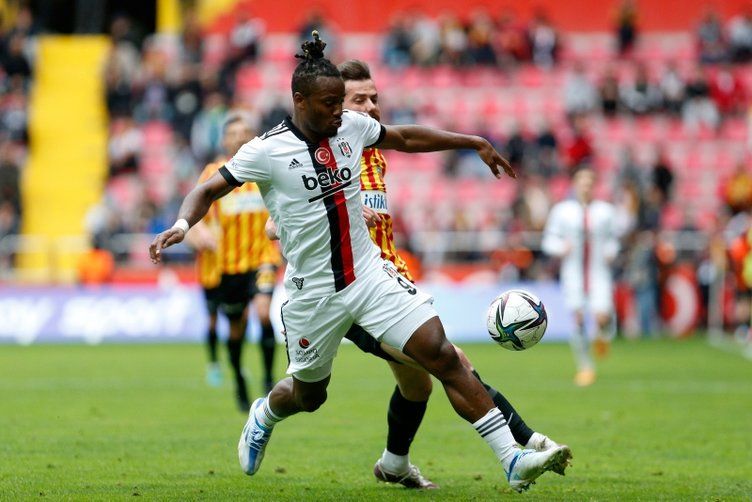 Beşiktaş yeni golcüsünü buldu! Michy Batshuayi’nin yerine gol makinesi geliyor… 11